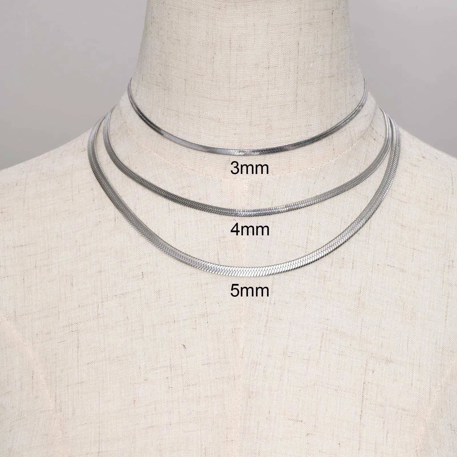 Men's necklace with a minimalist thin chain
