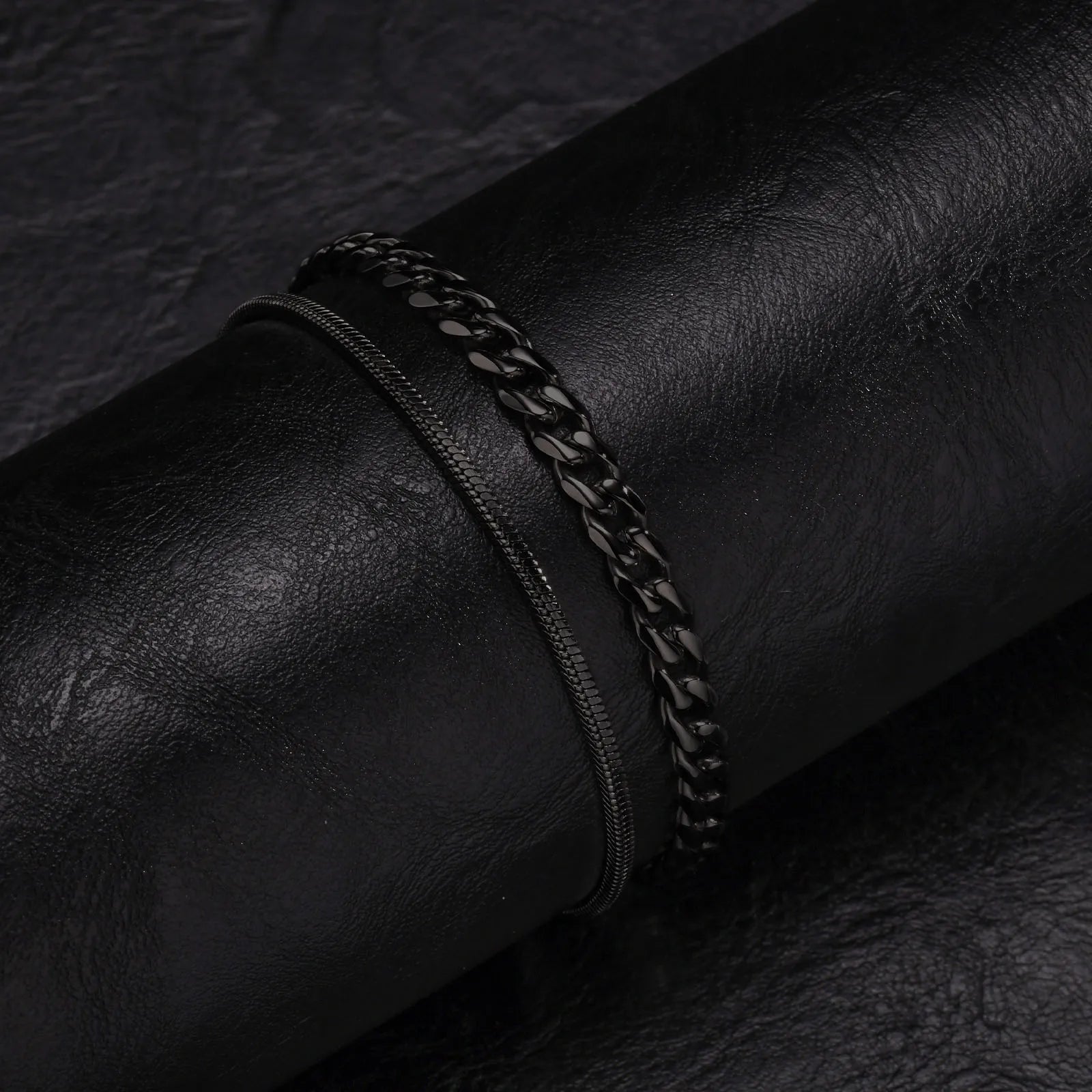 Set of 2 minimalist bracelets