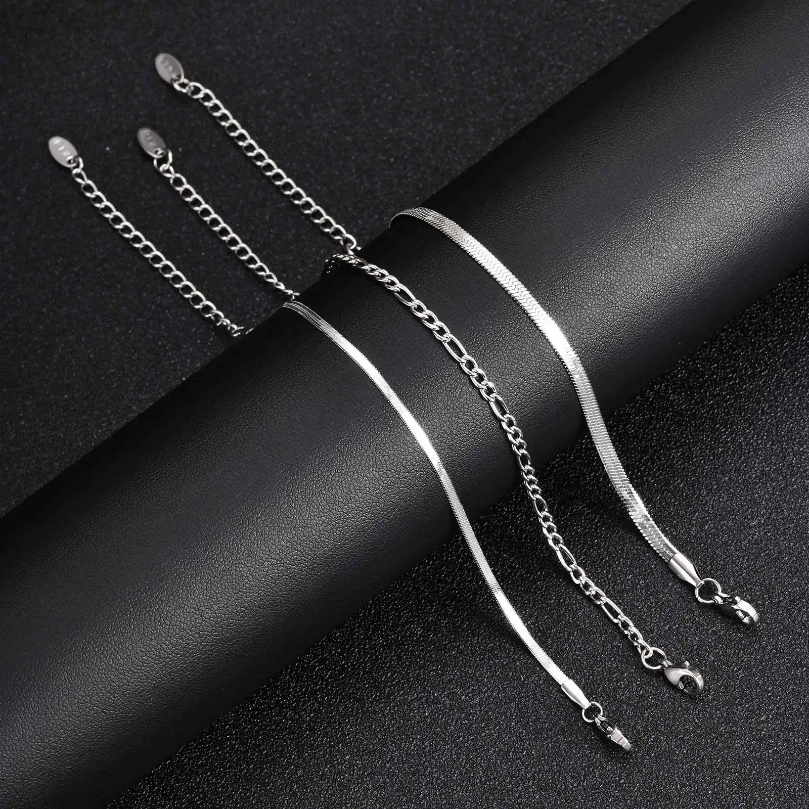 Set of 3 minimalist bracelets