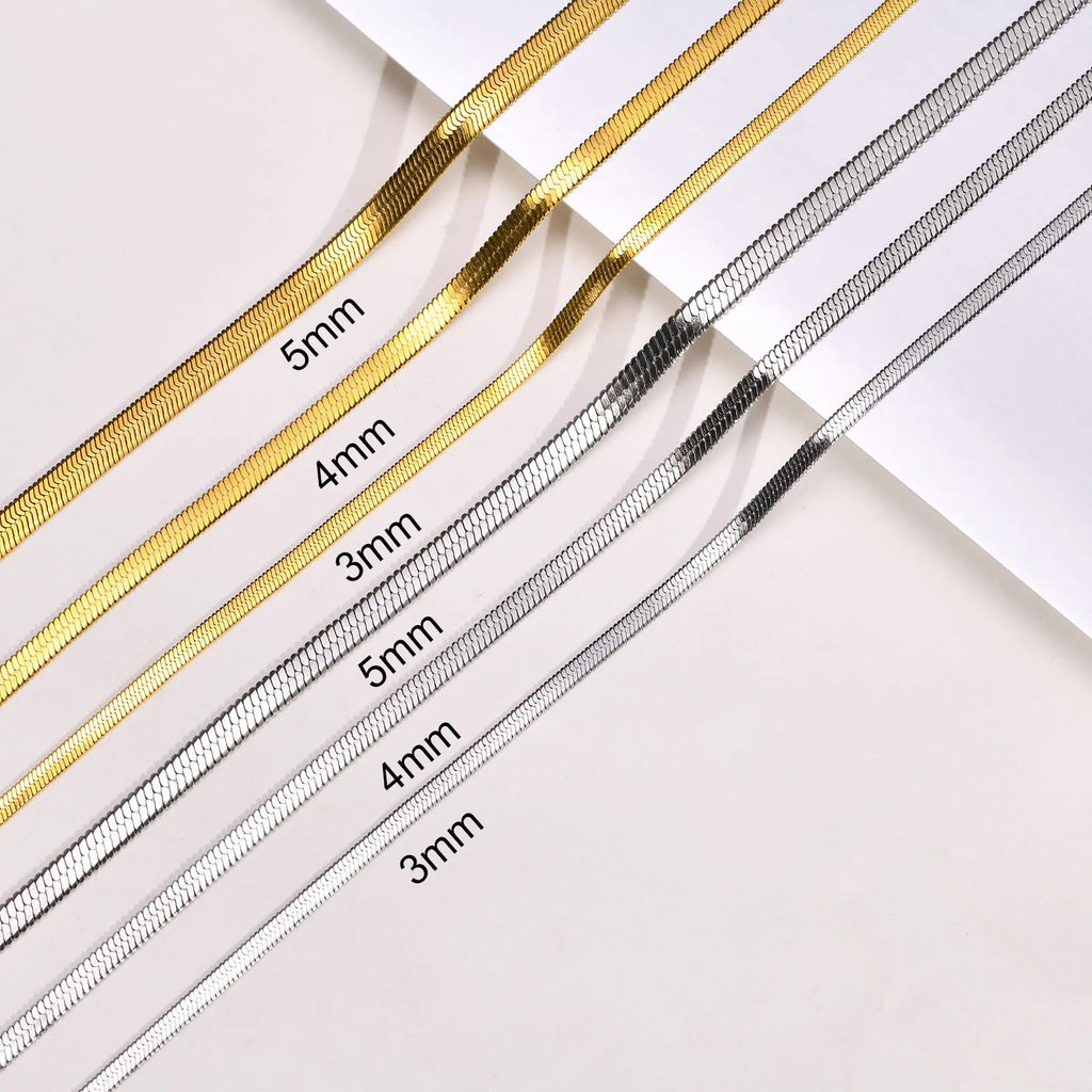 Men's necklace with a minimalist thin chain