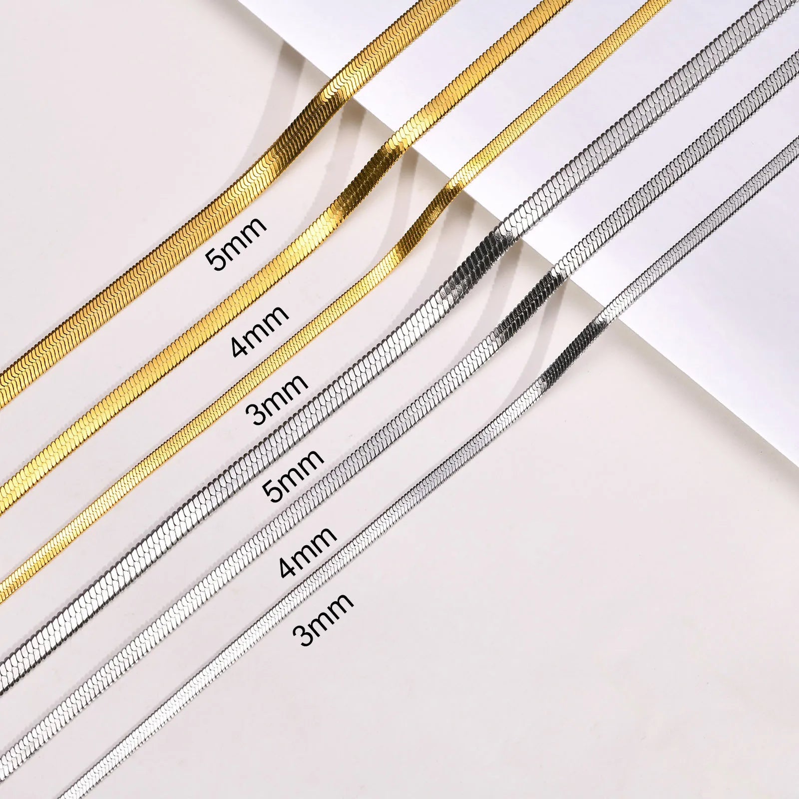 Men's necklace with a minimalist thin chain