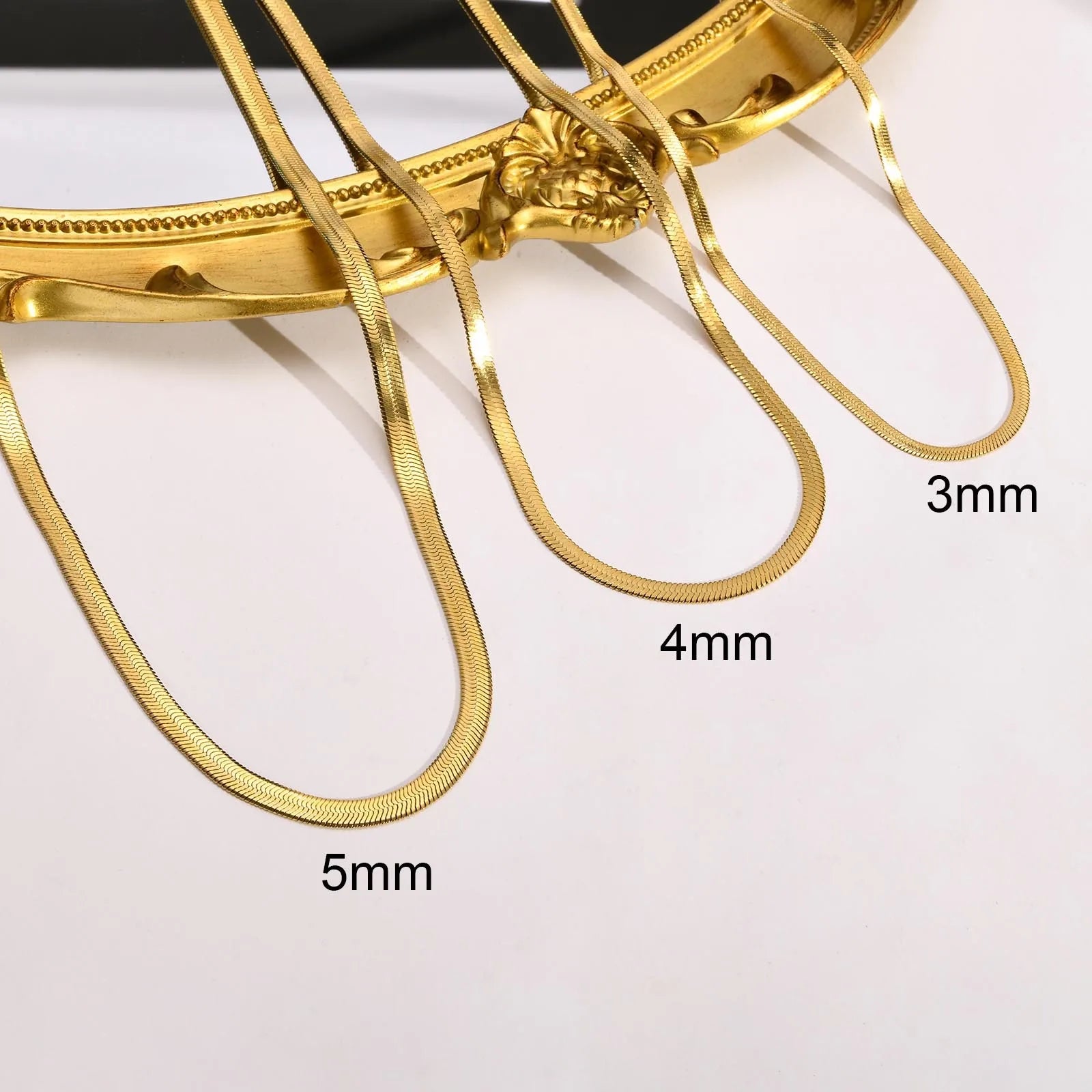 Men's necklace with a minimalist thin chain