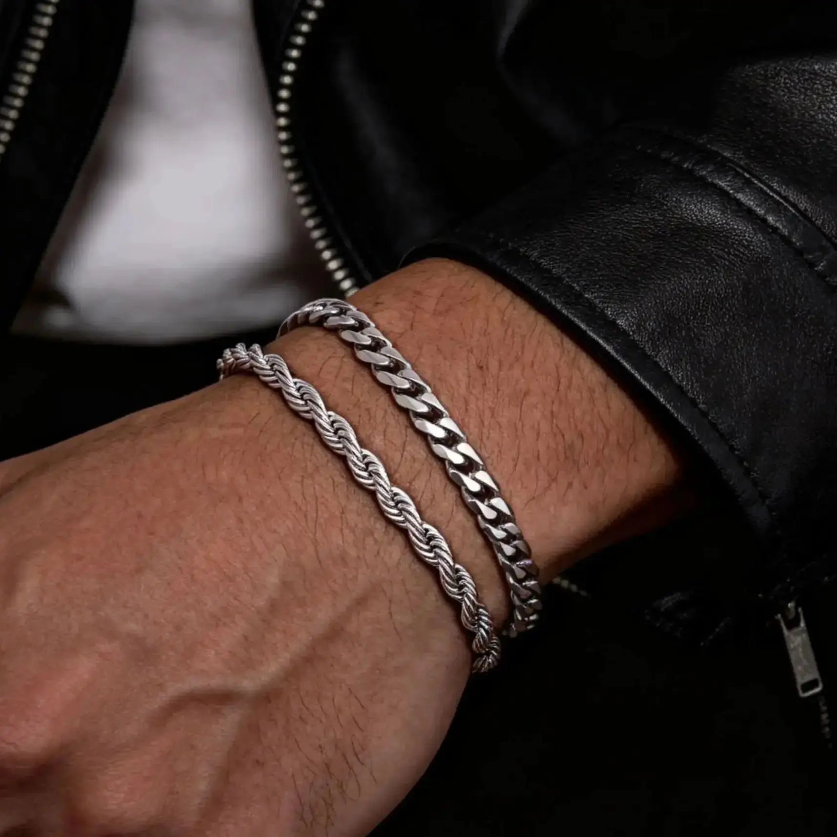 Set of 2 minimalist bracelets